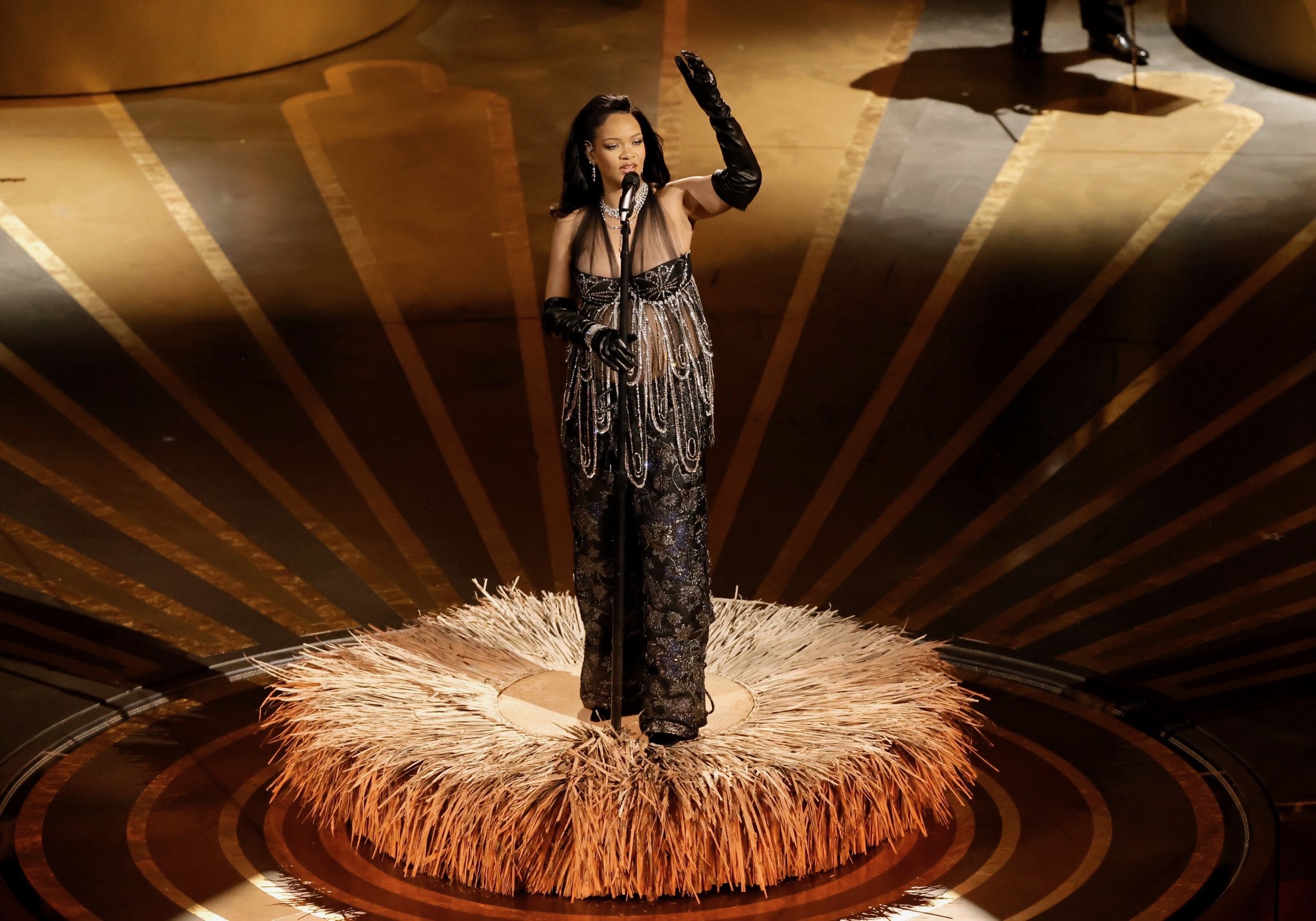 Rihanna Covered Her Baby Bump in Margiela Crystals for Her Oscars Performance