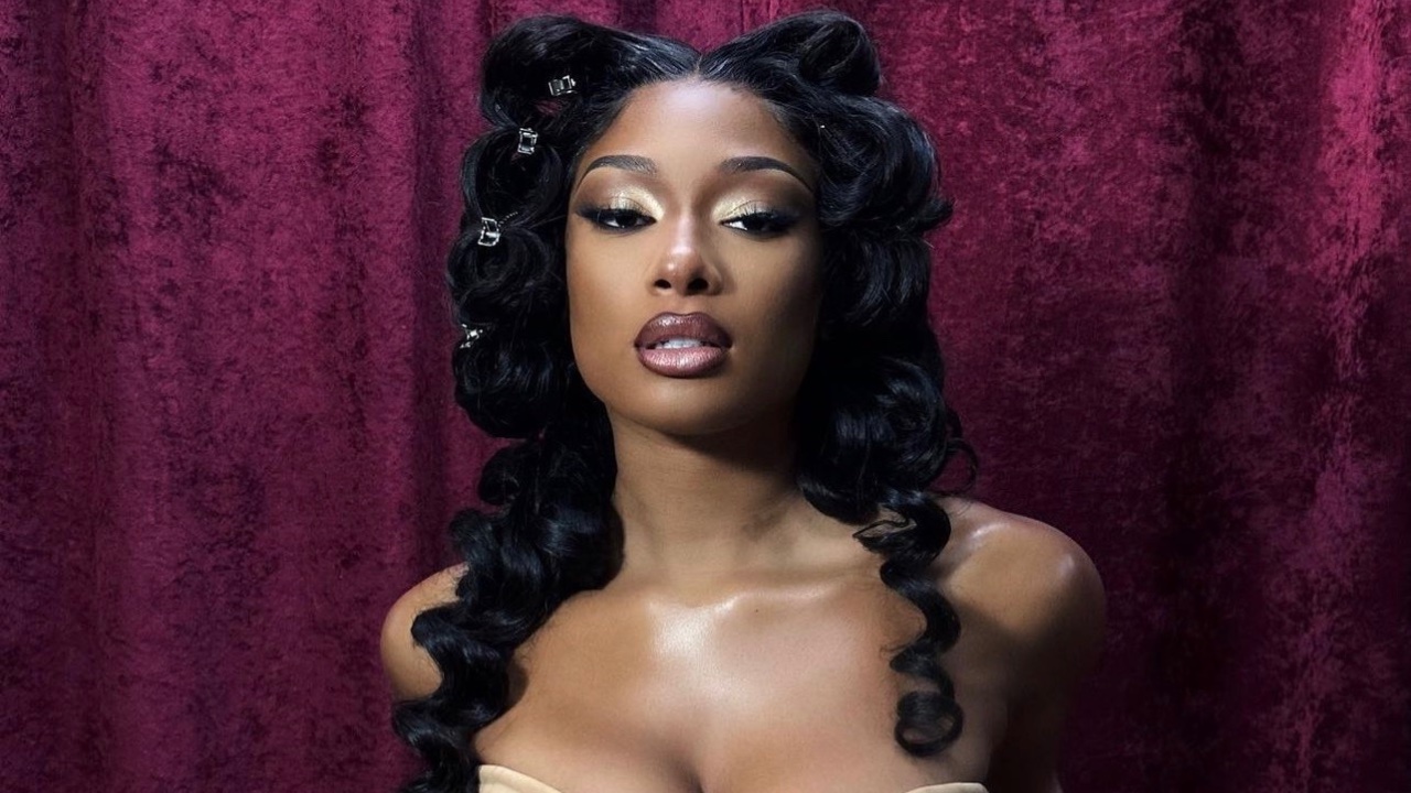 Megan Thee Stallion Posed Pretty in a Gold Shimmer Beauty Look For the ‘Gram – Fashion Bomb Daily