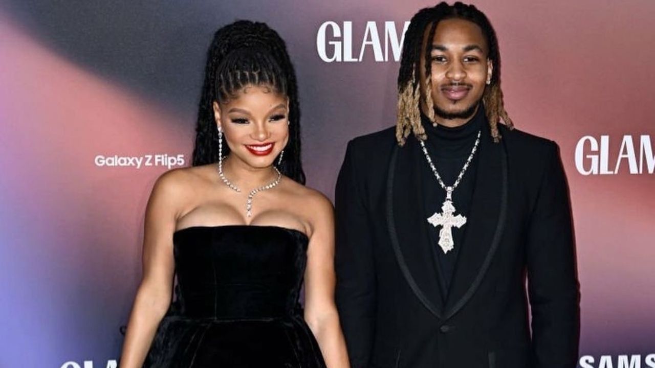 Halle Bailey Posed with her Beau DDG in a Black and White NICOLE + FELICIA Couture Dress to the Glamour Women of the Year Awards – Fashion Bomb Daily