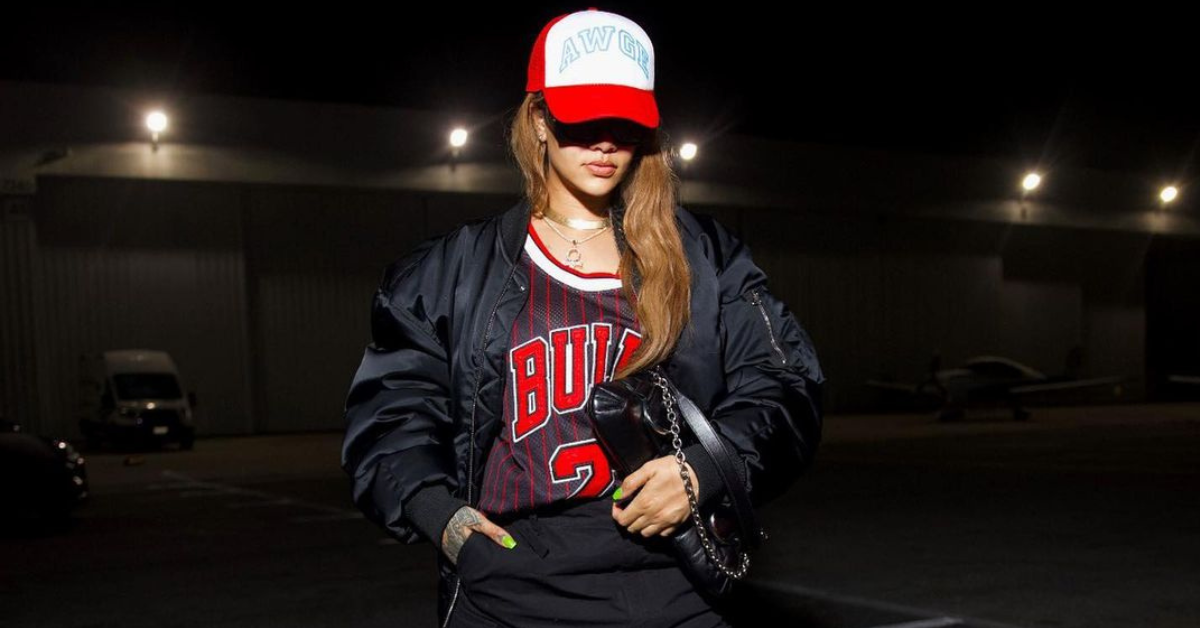 Rihanna Slays Las Vegas Streets in a Vintage Chicago Bulls Jersey and a Gucci Horsebit Shoulder Bag – Fashion Bomb Daily