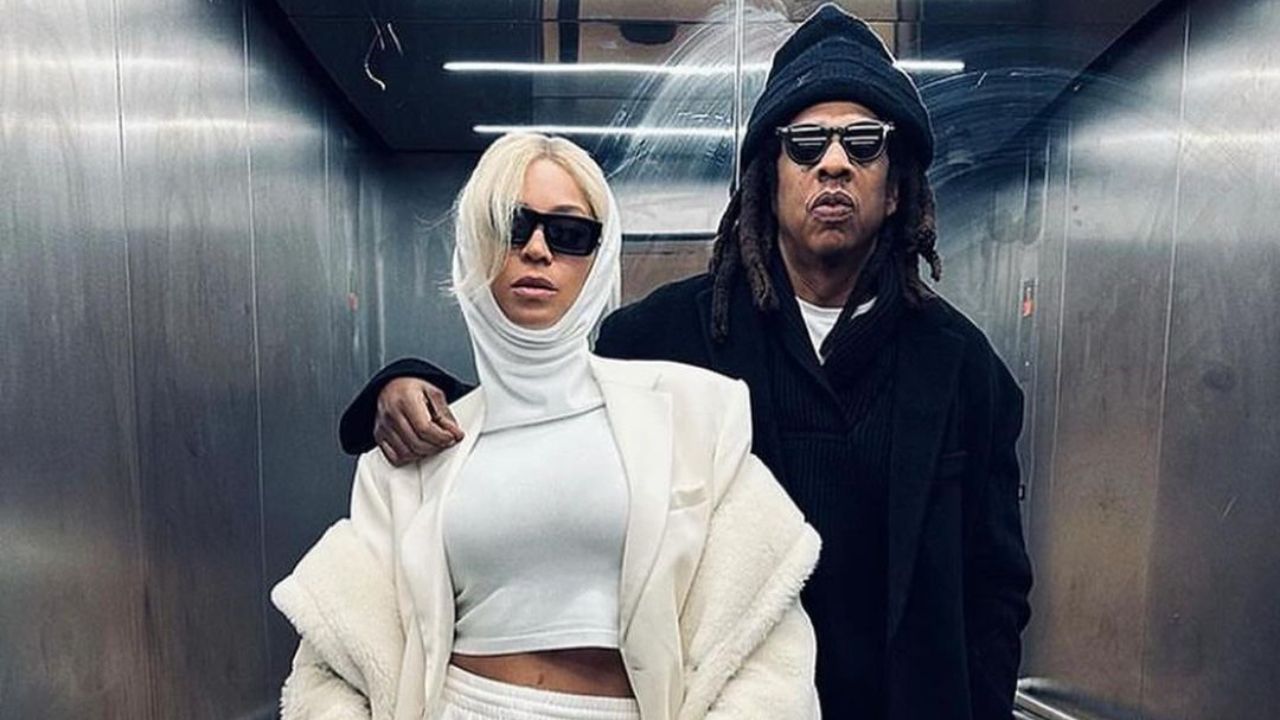 Beyoncé Posed with Jay-Z in an All White Monochromatic Look Including a $1,090 Alaia Crop Hooded – Fashion Bomb Daily