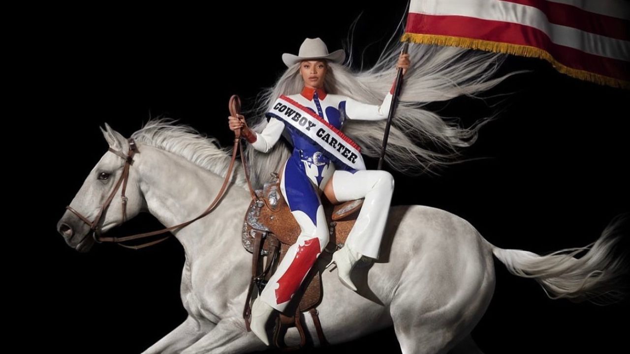 Beyoncé Unveiled the Cover of her ‘CowBoy Carter’ album in a Patriotic Latex Cowboy suit – Fashion Bomb Daily