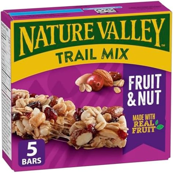 NATURE VALLEY Fruit and Nut Chewy Trail Mix Granola Bars, No Artificial Colours, No Artificial Flavours, Made with Whole Grains, Made with Real Fruit, Snack Bars, Pack of 5 Granola Bars